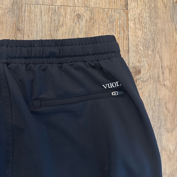 Vuori Sunday Performance Men's Black Joggers - Picture 8 of 10
